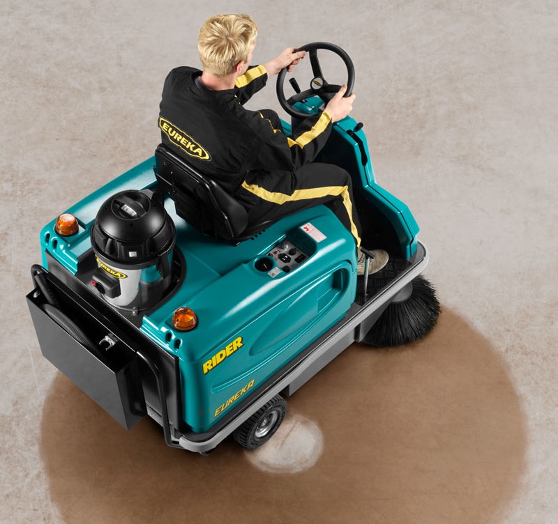 ASC Eureka Sweeper With On-Board Vacuum Cleaner 3