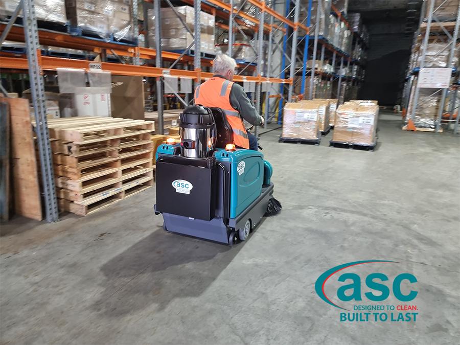 Floor Cleaning Machines for Large Warehouses